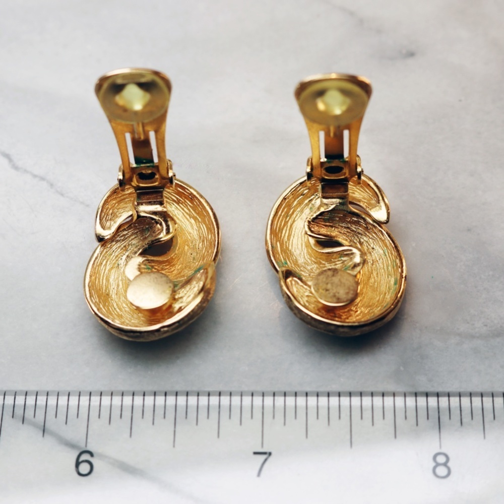 Vintage Christian Dior Gold Earrings - Picture 13 of 14